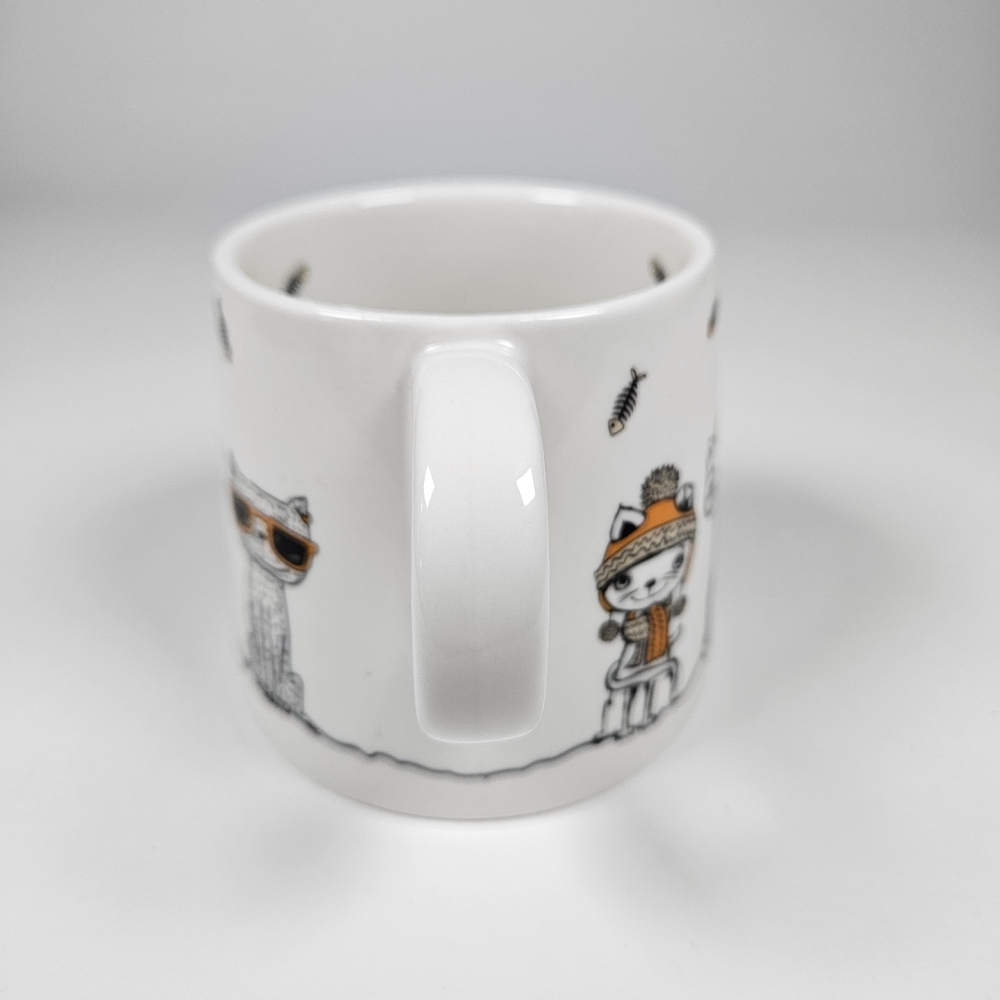 BIA Cordon Bleu Paws Cafe Cat Mug - Picture 8 of 8